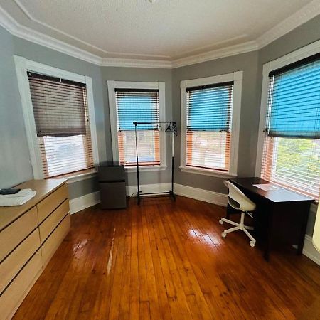 Spacious Room In Federal Hill Near Downtown With Shared Bathroom And Kitchen Providence Exterior photo